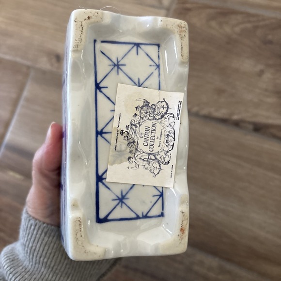 Canton Collection by Two's Company Blue And White Delft Style 7" x 3" - Picture 4 of 8